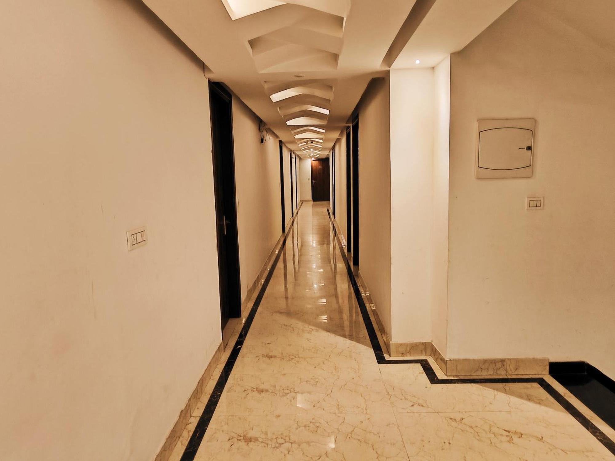 Hotel Le Mount Plaza Near Igi Airport Delhi Nuova Delhi Esterno foto