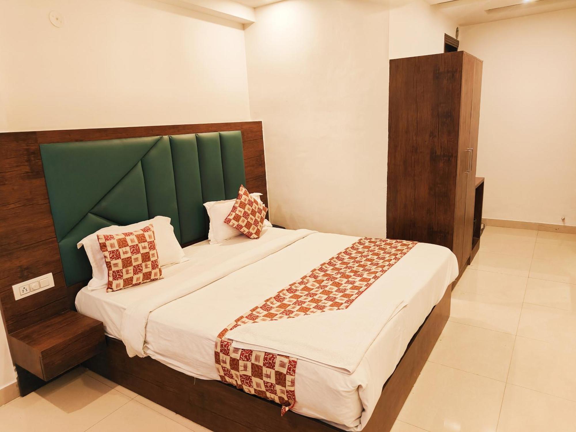 Hotel Le Mount Plaza Near Igi Airport Delhi Nuova Delhi Esterno foto
