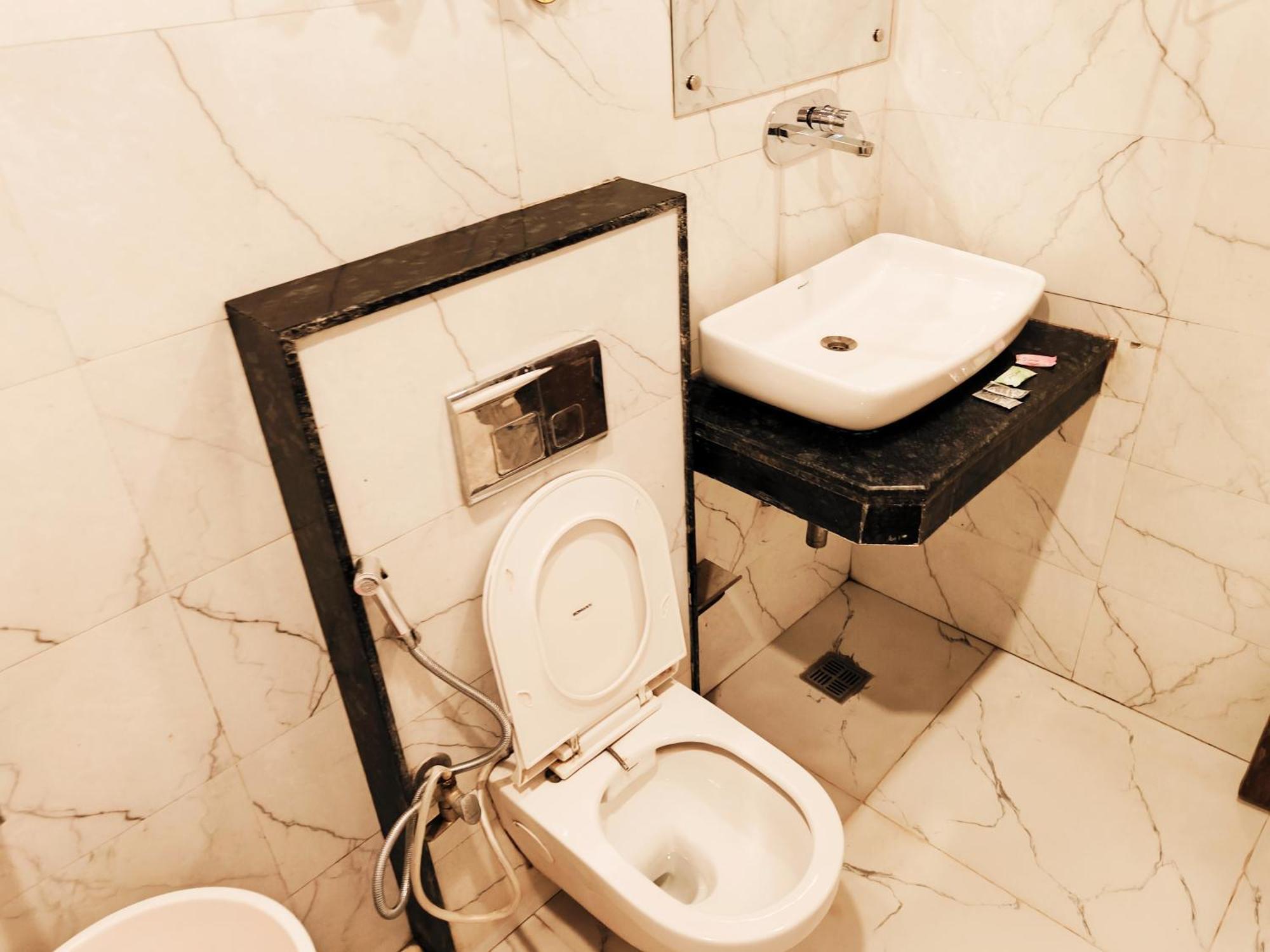 Hotel Le Mount Plaza Near Igi Airport Delhi Nuova Delhi Esterno foto